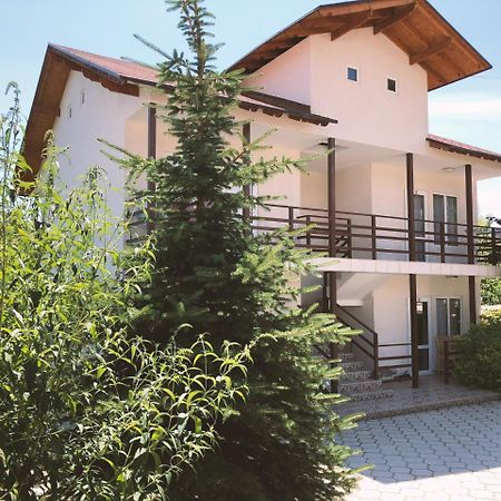 Guest House Leto Dolinka Exterior photo